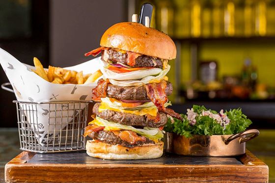 Burger Challenge at STACKed - ОЗО Чавенг Самуи