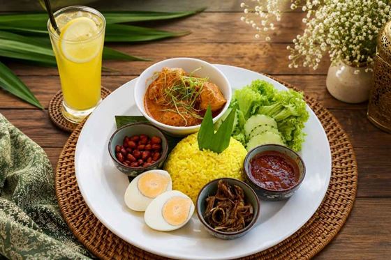 Nasi Royale Chicken Rendang - ОЗО George Town Пенанг